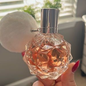Ari by Ariana Grande perfume